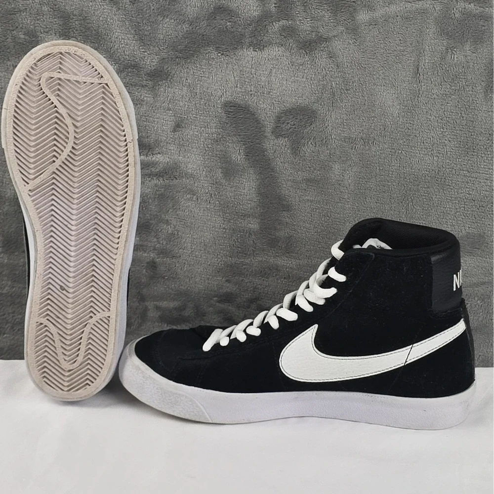 Nike Big Kid's Blazer Mid '77 Suede Black/White-Total Orange (DD3237 002) - 5Y